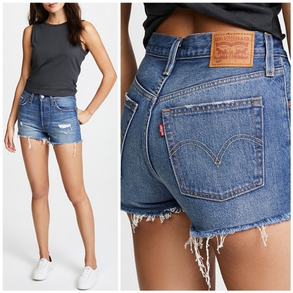 NWT Levi’s 501 High Rise Distressed Jean Shorts 23